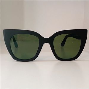 Tom’s sunglasses